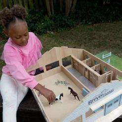 Breyer Stablemates Deluxe Arena Stable