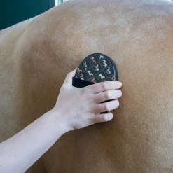 Supra Style Collection Plastic Curry Comb